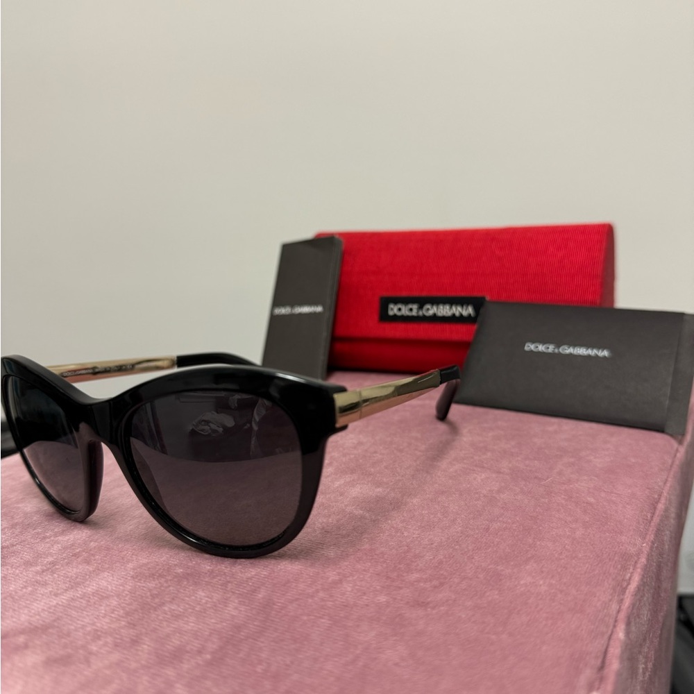 Sunglasses from Dolce&Gabbana. Used a few times only.